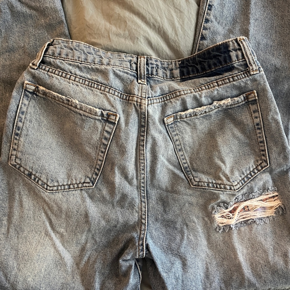 Forever 21 jeans with mild rips size 28